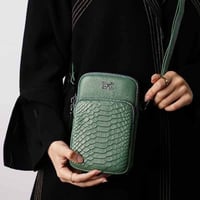 شنطة صغيره للجوال جلد