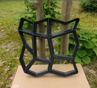 قوالب اسمنتية مقاس 50cm X50cm شكل حجري