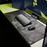 ماوس باد قراي المطور قيمنق - MousePad Gray Edition...