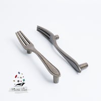 459- مقبض بشكل شوكة لون ( برونز ) - قطعتين