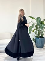 عباية كريب سيراميك فاحم مع تدخيلات مخمل (007)