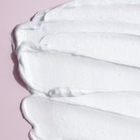 رغوة تنظيف للبشرة مع البصل الأحمر من ازنتري