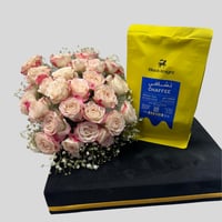 سلفادور مع باقة ورد