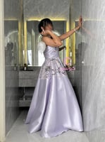 فستان سهرة لافندر بتطريز فاخر