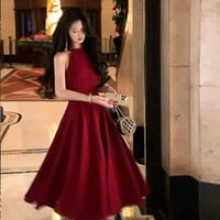 فستان العيد احمر بتفاصيل ناعمة