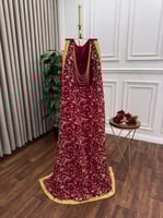 جلابية برغندي مطرزة بنقوش كمبيوتر مشجر من CUTECCI