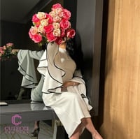 فستان سهرة أبيض بأكمام واسعة