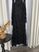 فستان اسود دانتيل فصوص راقي