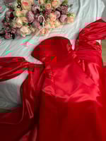 فستان احمر ستان سهرة رقيق وناعم من كيوتشي