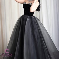 فستان سواريه أسود ناعم بطبقات تول منفوشة | موديل ف...