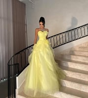 فستان سهرة أصفر ملكي