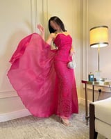 فستان فوشي سهرة راقي مبطن ذيل جزار من CUTECCI