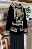 جلابية عسيرية سوداء بتطريز تراثي فاخر