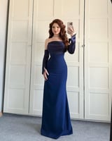 فستان العيد أزرق حرير بنمط أنثوي ناعم