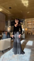 فستان سهرة أسود مخمل بلمعة فضية فاخرة