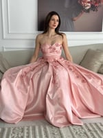 فستان سهرة وردي كورسيه ملكي فخم