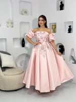 فستان سهرة لحمي فاتح ميكادو مطرز بورود أنيقة