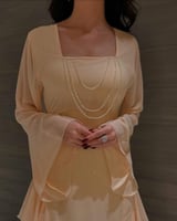 فستان بيج فخم بأكمام شيفون