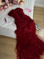 5 أسباب لاختيار فستان تول أحمر عودي من كيوتشي – تص...