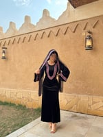 جلابية مخمل اسود مع شال من كيوتشي