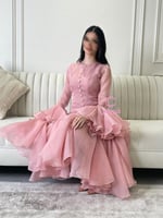 فستان سهره لحمي بأكمام كسرات