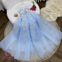 فستان اخت العروس لون سماوي تطريز راقي