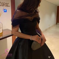 فستان أسود تفته مبطن بجيبون للسهرات من كيوتشي – فخ...