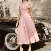 فستان سهرة لحمي أوف شولدر