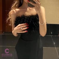 فستان سهرة اسود ضيق بصدر ريش فاخر