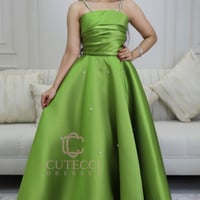 فستان سهرة أخضر مطرز بفصوص كريستال فاخر