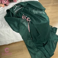 جلابيه زيتي بشت جزار برباط جانبي من كيوتشي