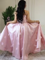 فستان سهرة وردي ميكادو فخم