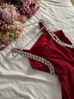 فستان سهرة عنابي علاقي مطرز كرستال