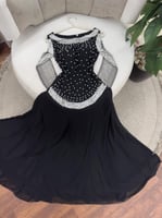 فستان سهرة أسود مطرز لؤلؤ | 7 أسباب من CUTECCI