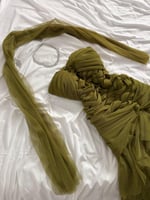 فستان سهرة شيفون زيتوني جذاب