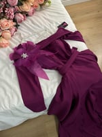 فستان فوشي غامق جذاب بتصميم عصري