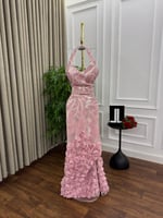 فستان سهرة وردي كلفة من cutecci