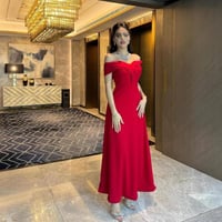 فستان سهرة أحمر تب ميدي بتصميم باربي