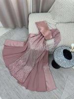 فستان سهرة روز مطرز بتصميم ملكي | Cutecci