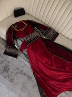 جلابية سعودية ملكية تطريز بارز