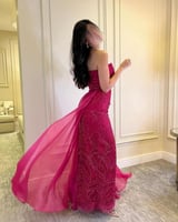 فستان فوشي سهرة راقي مبطن ذيل جزار من CUTECCI