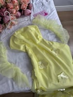 فستان سهرة أصفر تل مزين بالورود