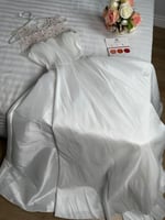 فستان سهرة أبيض بتطريز فخم