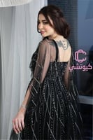 فستان سهرة أسود مرصع بفصوص لولو من CUTECCI