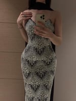 فستان سهرة خرز فضي بإطلالة باربي فاخرة