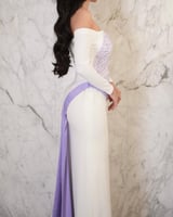 5 أسباب لاختيار فستان سهرة أبيض على موف بتطريز يدو...