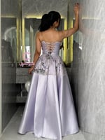 فستان سهرة لافندر بتطريز فاخر