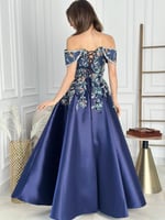 فستان كحلي أنيق بدون أكمام