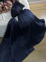 فستان كحلي غامق اوف شولدر صدر مطرز