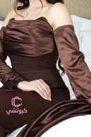 فستان سهرة بني أكمام طويلة من كيوتشي